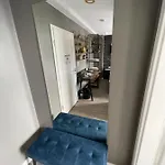 Iq Hotel 2*