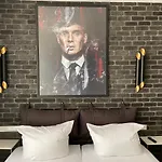 Hotel Iq