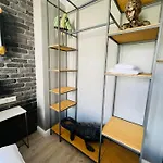 Iq Hotel 2*