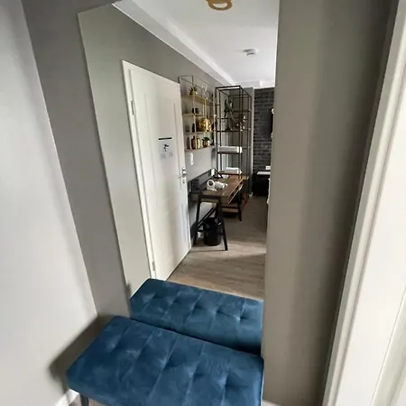Iq Hotel 2*