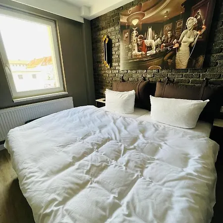 Hotel Iq *