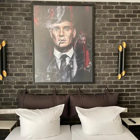 Hotel Iq