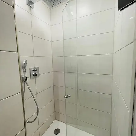 Iq Hotel