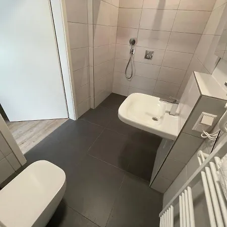 Hotel Iq *