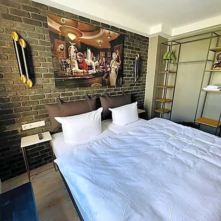 Hotel Iq