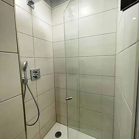 Hotel Iq