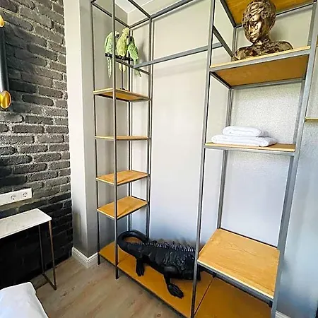 Iq Hotel