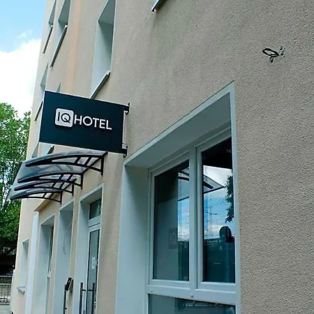 Iq Hotel