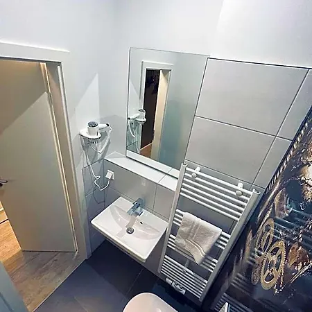 Iq 2* Hannover