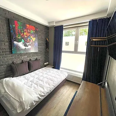 Hotel Iq 2*